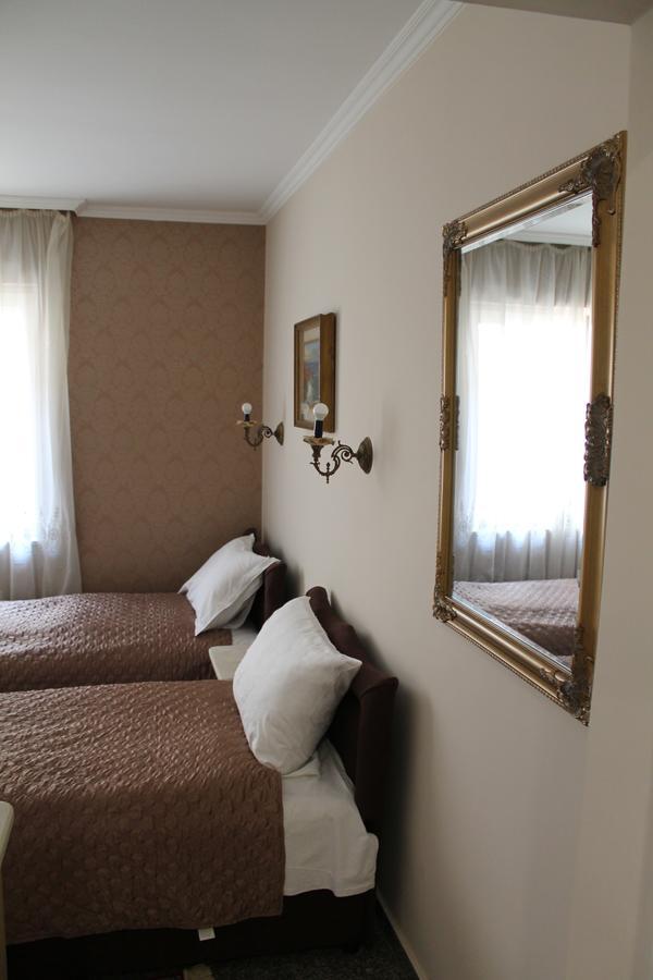 Royal Family Apartment Nis Bagian luar foto