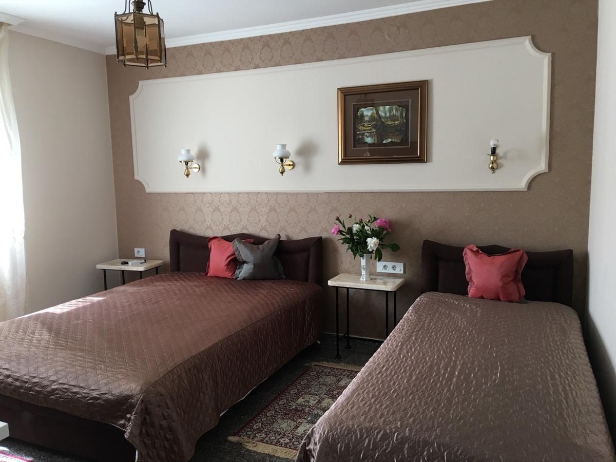 Royal Family Apartment Nis Bagian luar foto