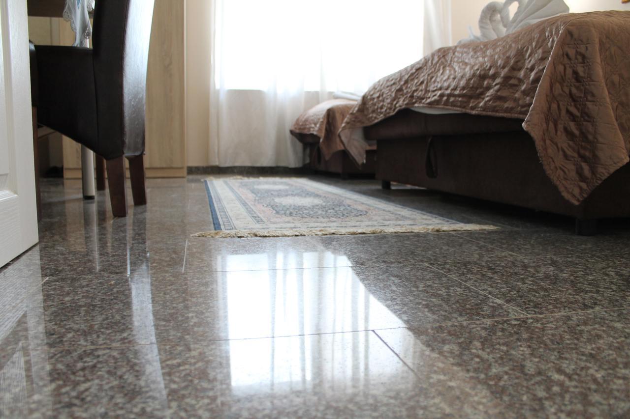 Royal Family Apartment Nis Bagian luar foto